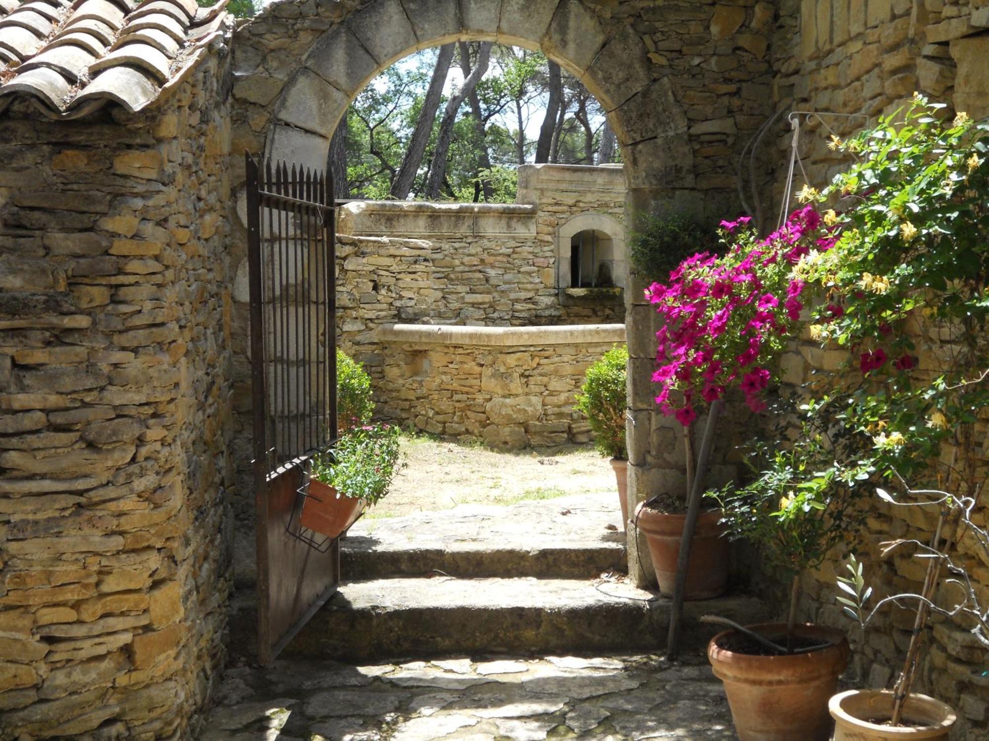 Le Mas De La Pinede Faucon  Exterior photo