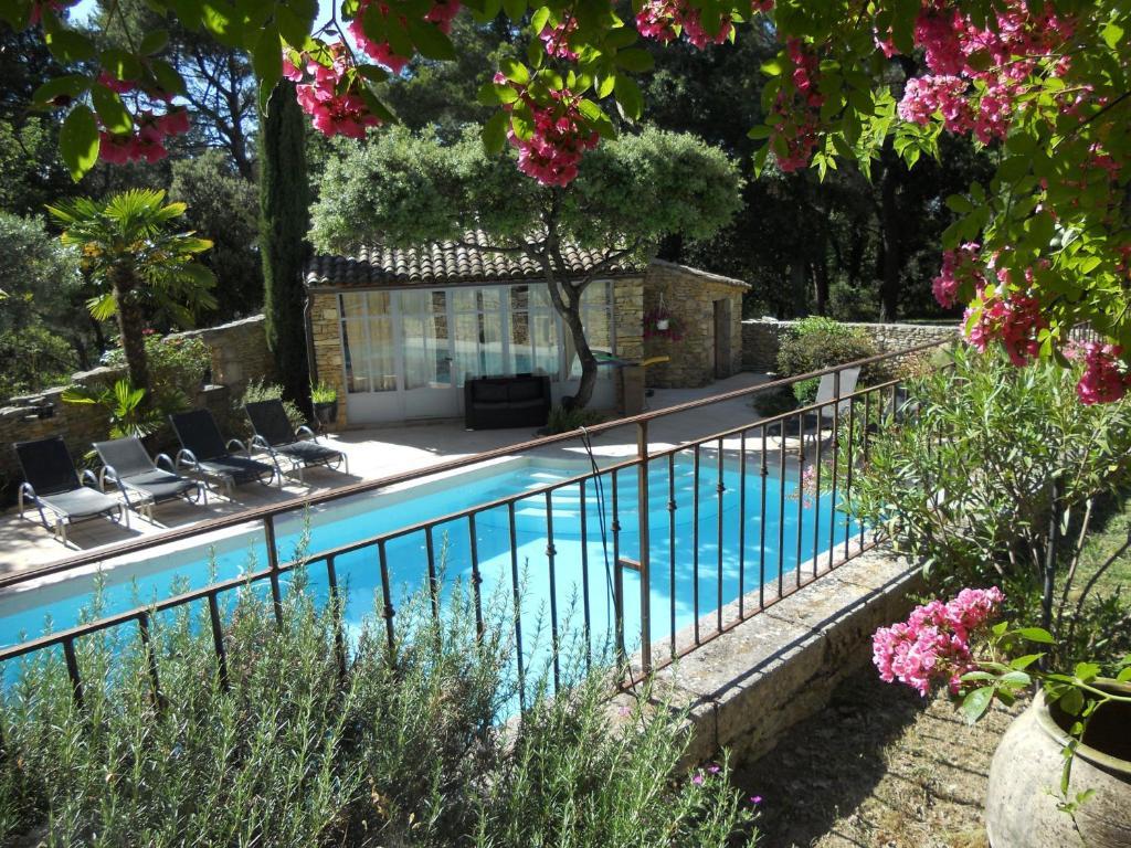 Le Mas De La Pinede Faucon  Exterior photo